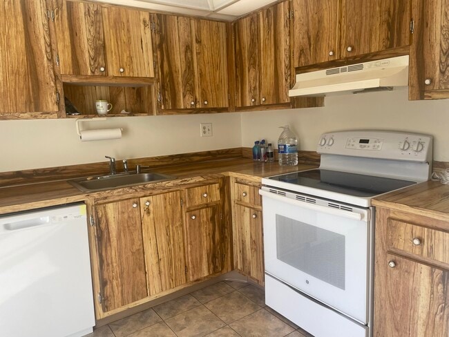 Photo - 83 Capri B Unit B