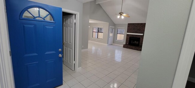 Photo - 16207 Parkway Dr