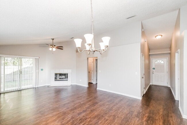 Photo - 1946 Running River Rd