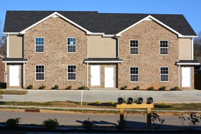 2 Bedroom 1.5 Bathroom Townhome - 2 Bedroom 1.5 Bathroom Townhome