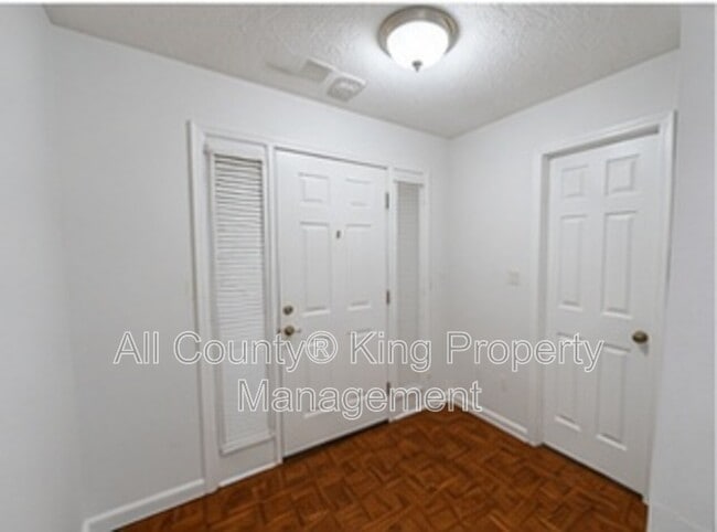 Photo - 342 Waterdown Dr