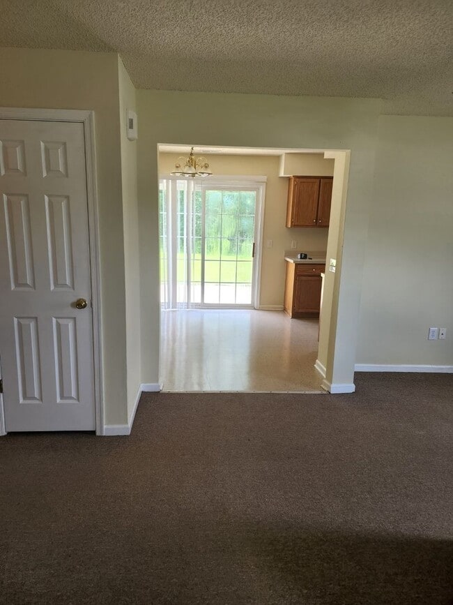 Photo - Beautiful Home with a Great Location In Town