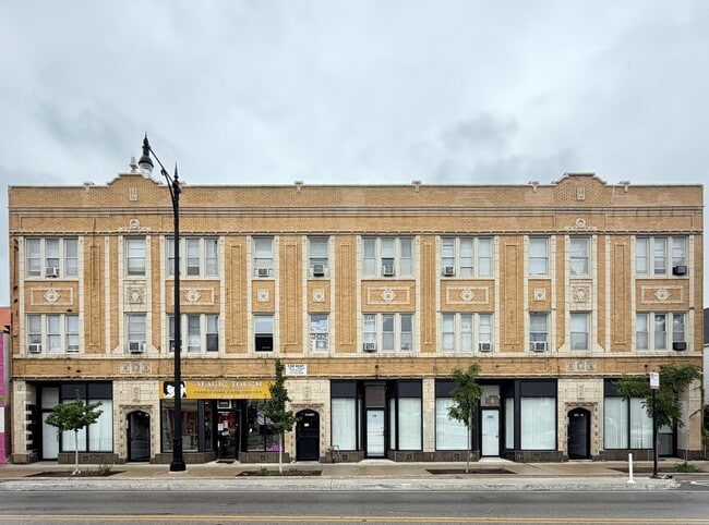 3573 N Milwaukee Ave Unit J09P