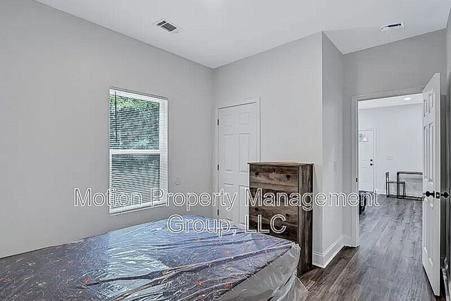 Photo - 700 Carmen Ave