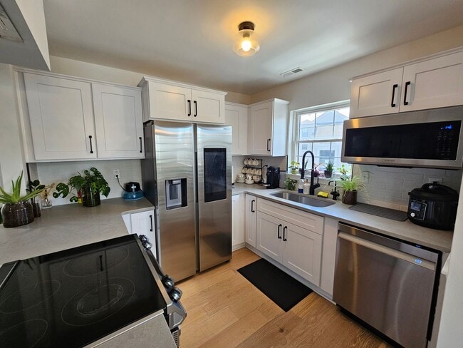 Photo - Harbour Point Community