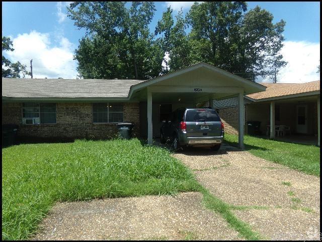 Building Photo - 8303 Woodview Dr E Rental