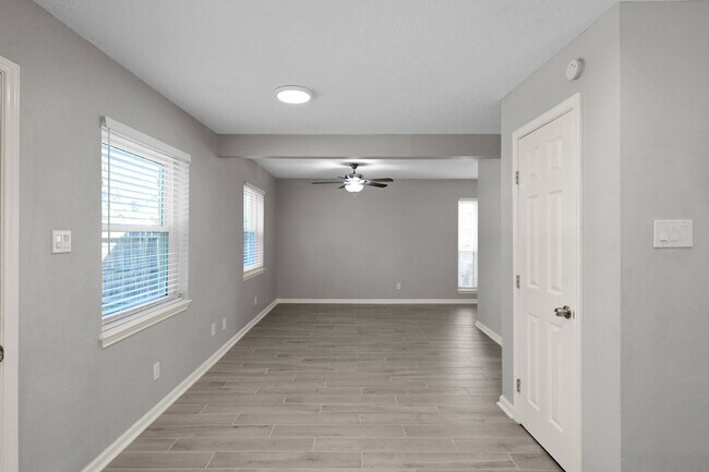 Photo - 8226 Autumn Willow Dr