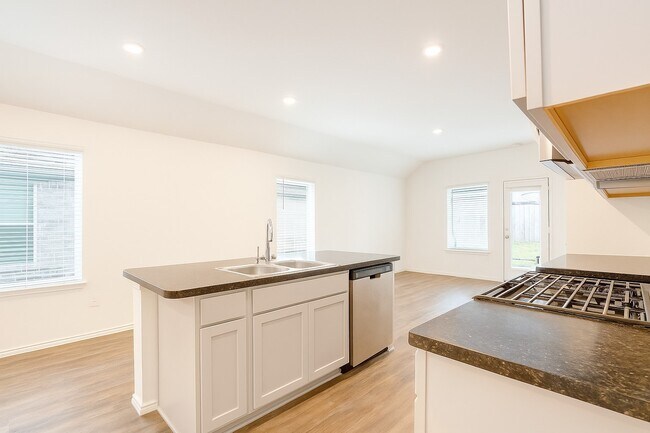 Photo - 5611 Simcrest Grove Dr