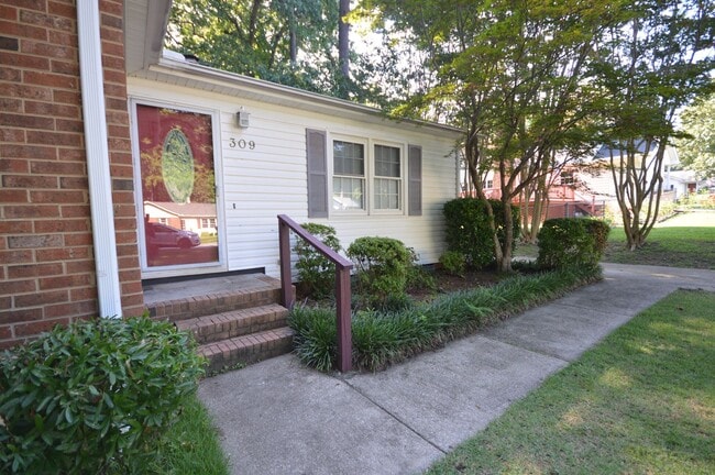 Photo - 309 Holtz Ln