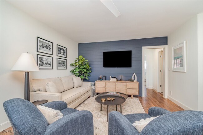 Building Photo - 473 12th Ave S Unit B11