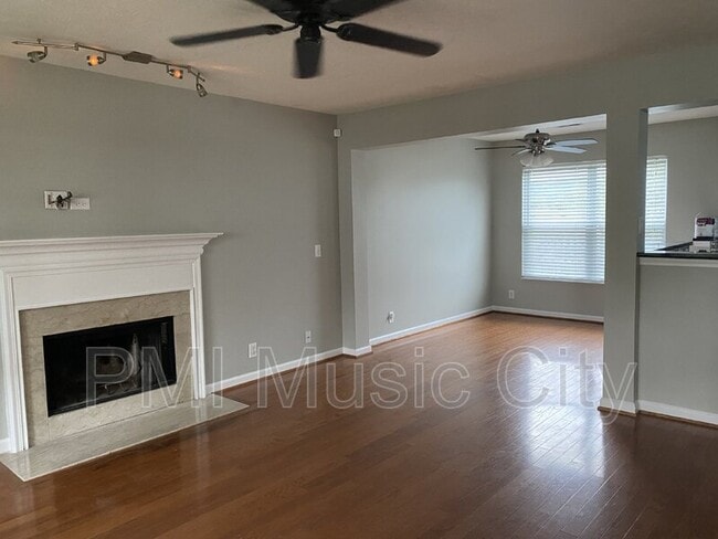 Photo - 3933 Bridgeview Ln