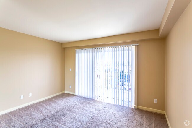 1 BR, 1 BA - 500 SF