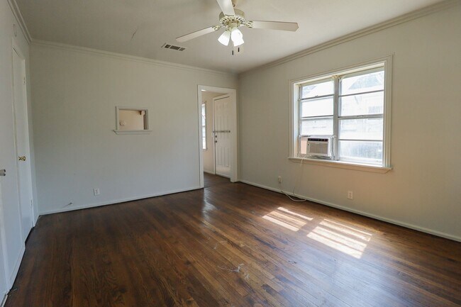 Photo - 1 Bedroom Duplex Available Immediately!