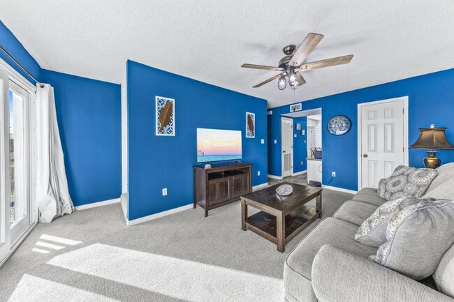 Building Photo - 1474 W Beach Blvd Rental