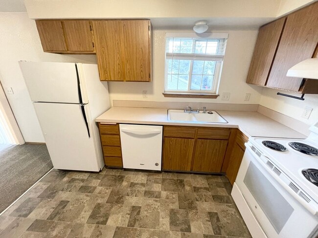 Photo - Beautiful 2 Bedroom 1 Bath Apartment- Close to BSU Unit 202