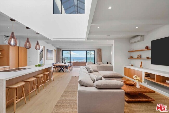 Building Photo - 31376 Broad Beach Rd Rental