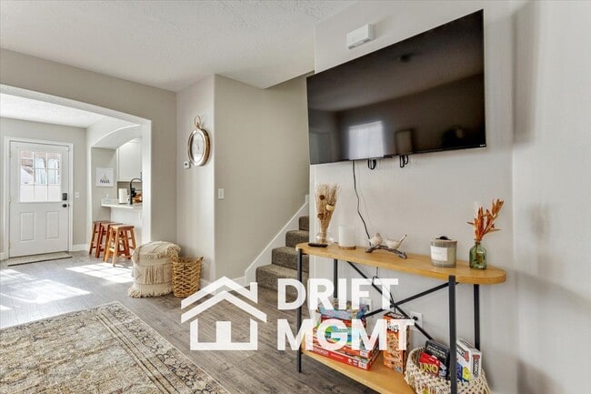Photo - 184 E Rideout Hall Ln