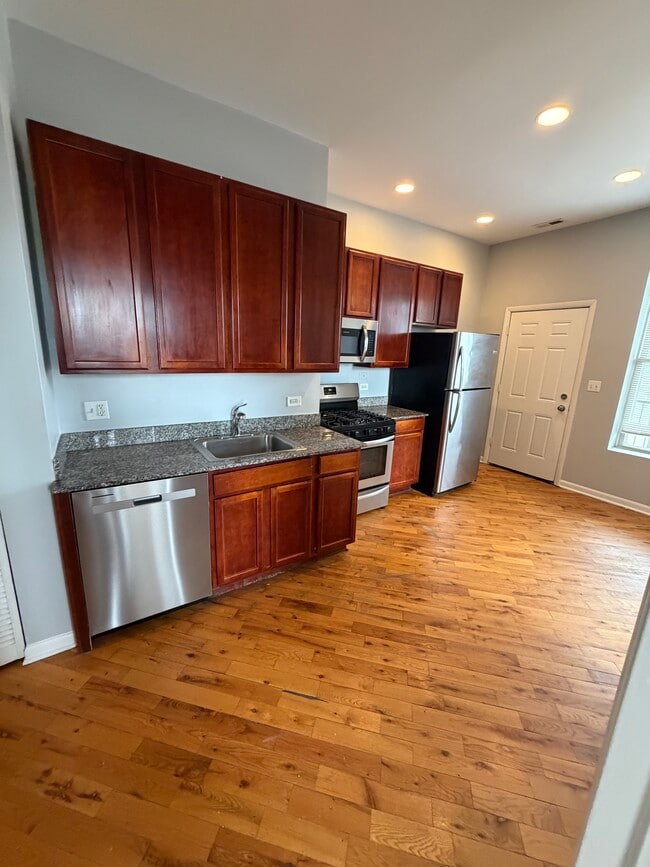 Photo - 2300 S Ridgeway Ave Unit 3
