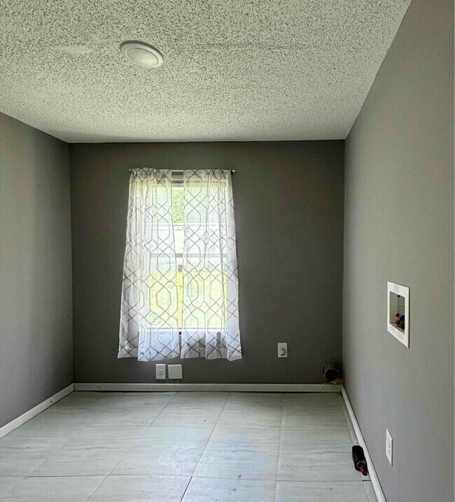 Photo - 1069 Tigger Loop