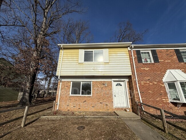 Photo - 733 Bellows Ave