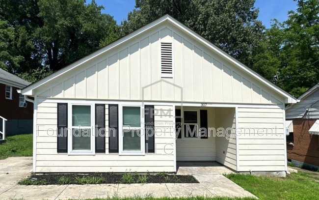 Building Photo - 307 Harrell St