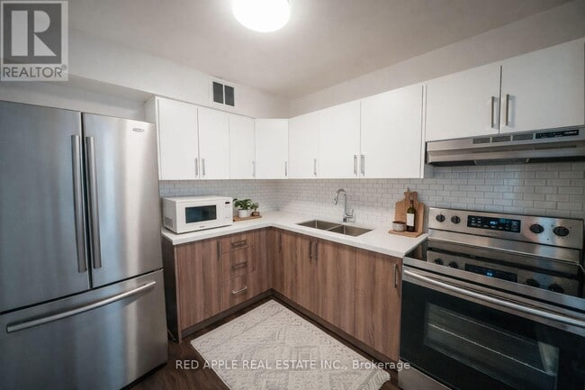 Photo - 380 Dixon Rd Unité 702