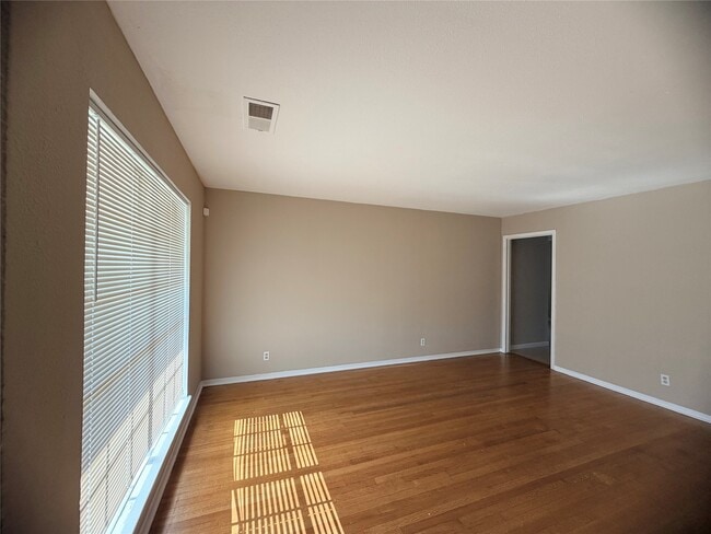 Photo - 2513 Mulberry Ln