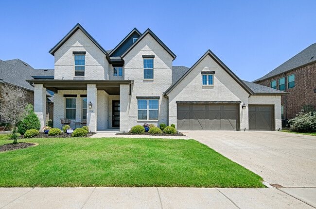 Photo - 3124 Lakeshore Dr House