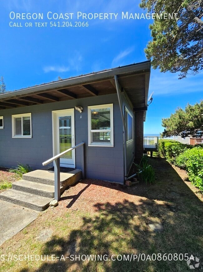 Building Photo - 43 NW Chipmunk St Rental