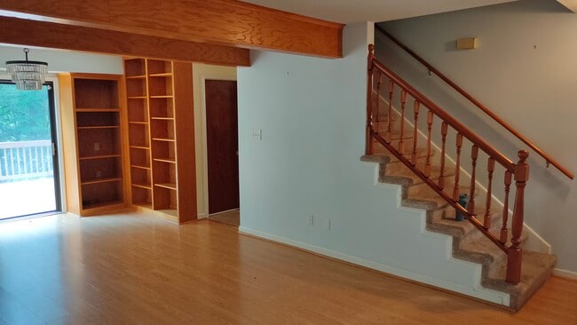 Building Photo - 203 Heidinger Dr Rental