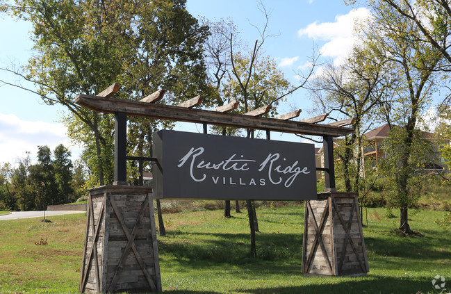 Welcome Entry Sign - Rustic Ridge Villas Apartments