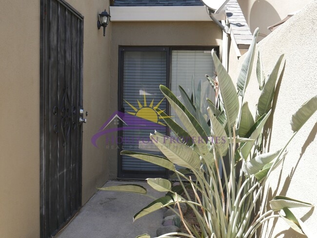 Photo - 5226 Hemlock St Unidad 34