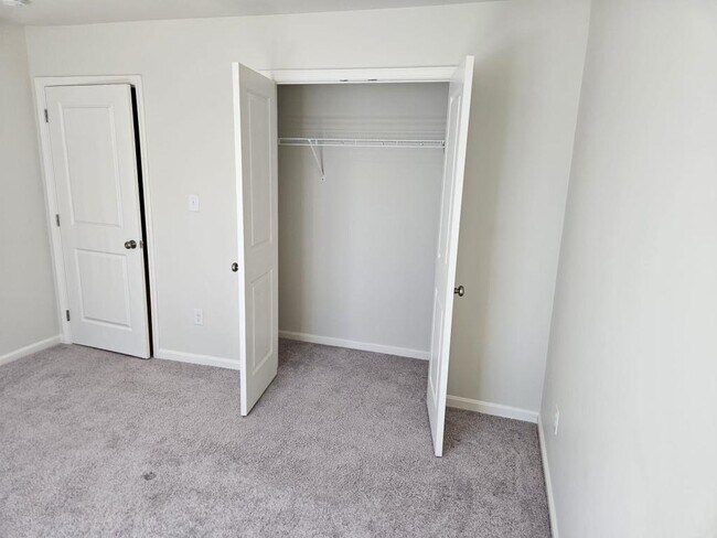 Photo - 312 High Peak Pl