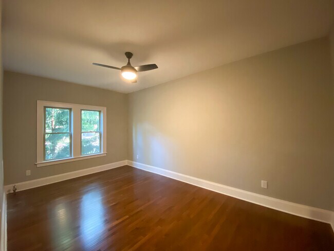 Clifton Lake Apartments