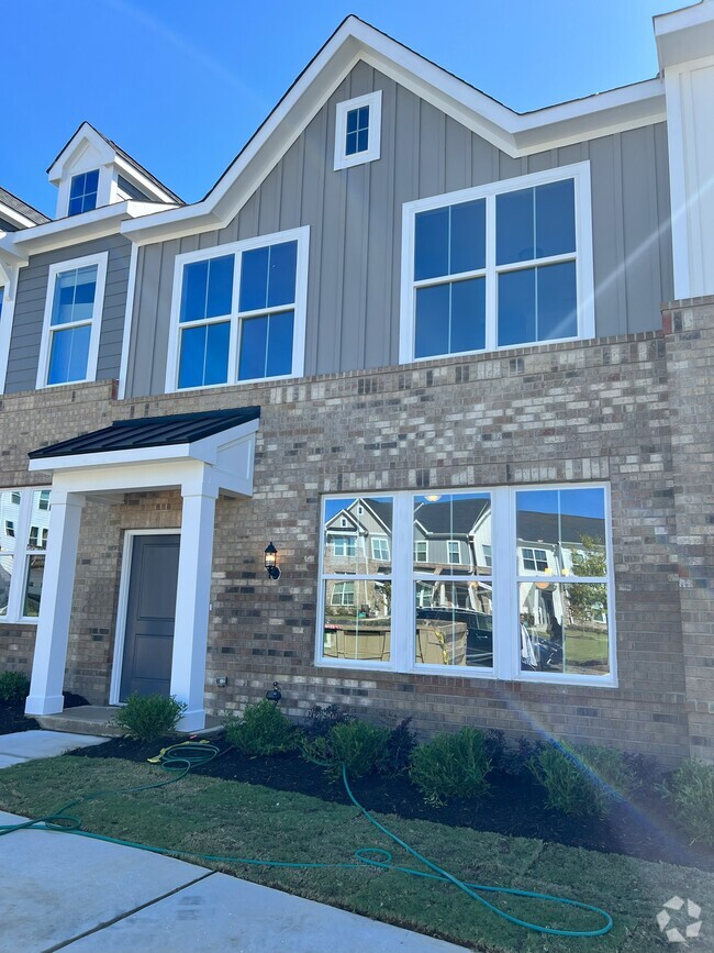 Building Photo - 7907 Flatrock Park Dr Rental