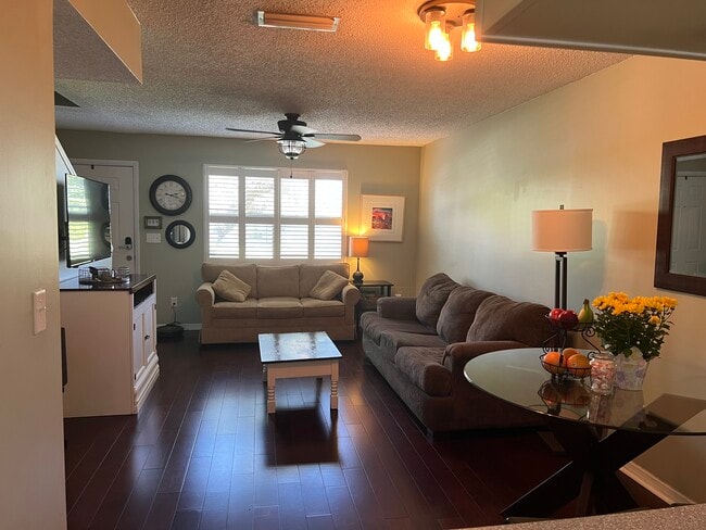 Photo - 105 Rio Del Mar St Unit A