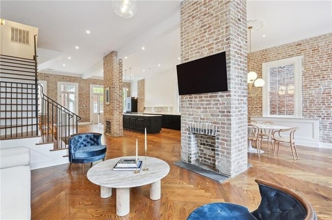 Photo - 810 Bourbon St