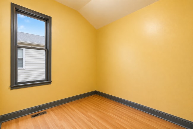 3213 S Green St Unit 1