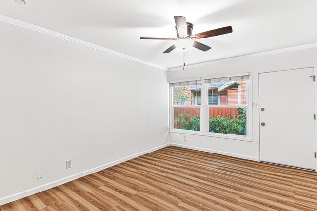 Photo - 1631 E 4th St Unidad 1635 - 2