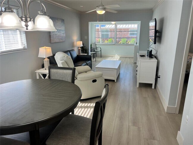 Photo - 6020 Midnight Pass Rd