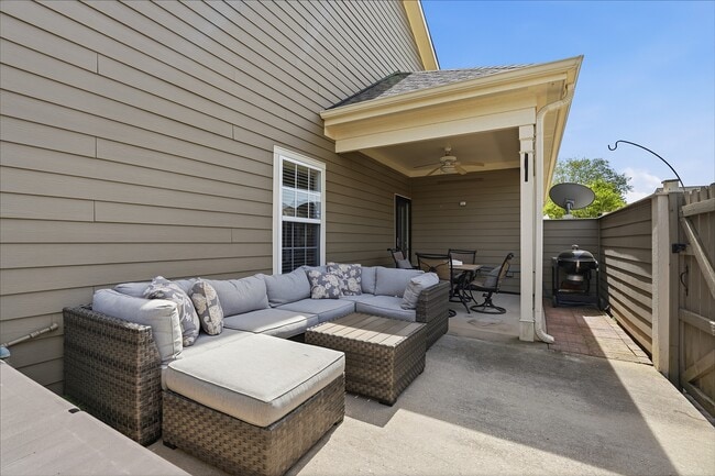 Photo - 211 Louisville Dr