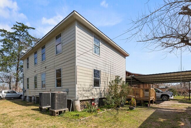 Building Photo - 2444 Margaret St