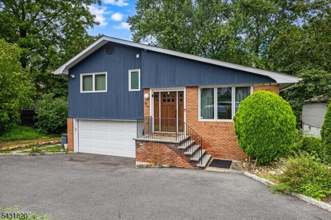 Photo - 511 Scotland Rd