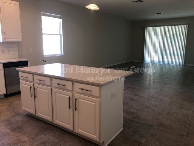 Photo - 2715 Creekmore Ct