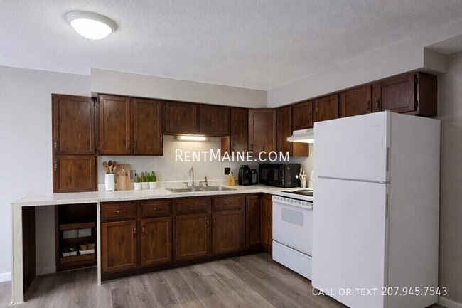 Building Photo - 166 Water St Unit 4