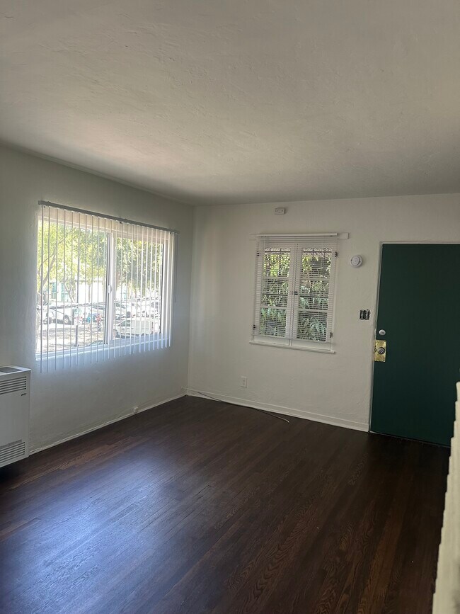 Photo - 1140 N Vista