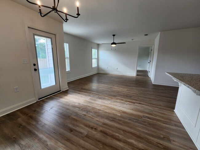 4045 Colbie Way