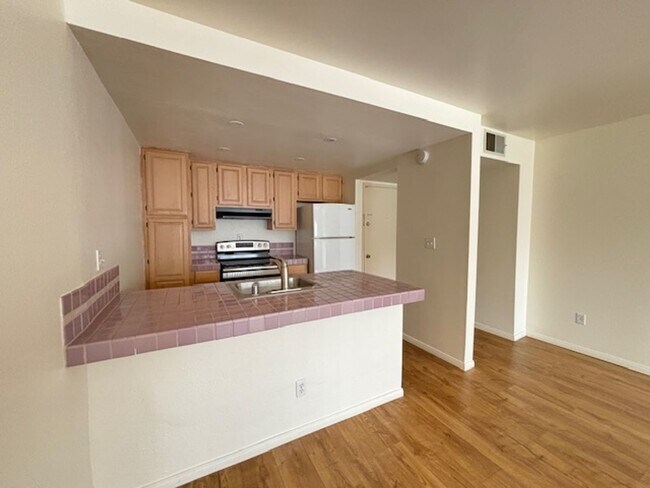 Photo - Spacious 1BD/1BA Mission Plaza Condo with Resort-Style Amenities in Prime Mission Valley Location Unidad 107