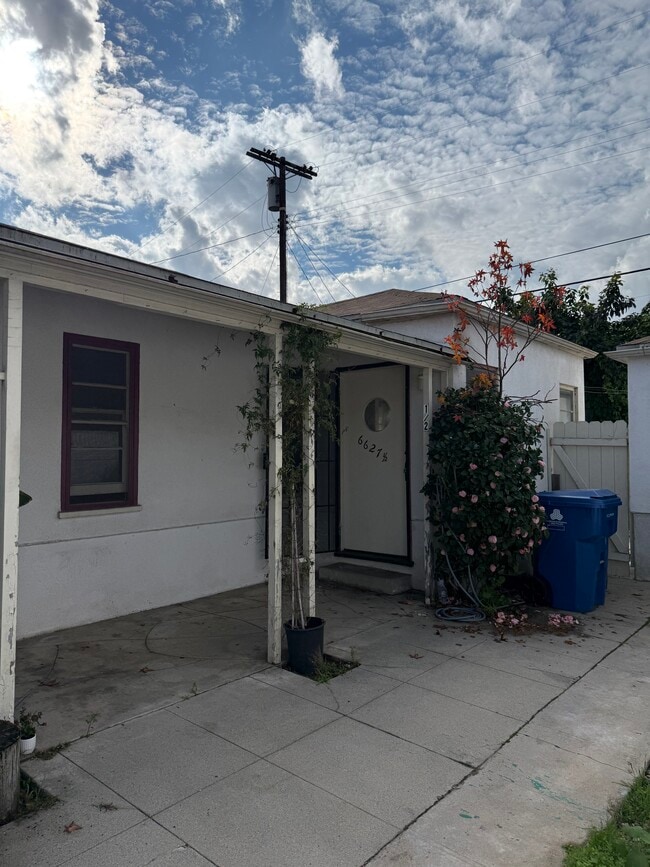 Photo - 6627 Farmdale Ave Unit 6627 Farmdale Ave