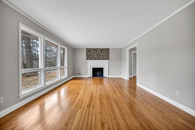 Photo - 842 Delverton Rd